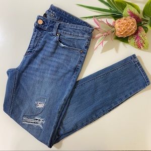 White House Black Market Distressed Jeans Sz 6